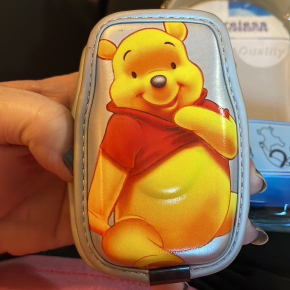 Winnie the Pooh new in box vintage flip phone holder with clip on back - Picture 2 of 6